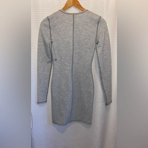 Women’s TNA Aritzia gray Virtue Waffle Knit Thermal Long-Sleeve Dress Sz small - Picture 10 of 12